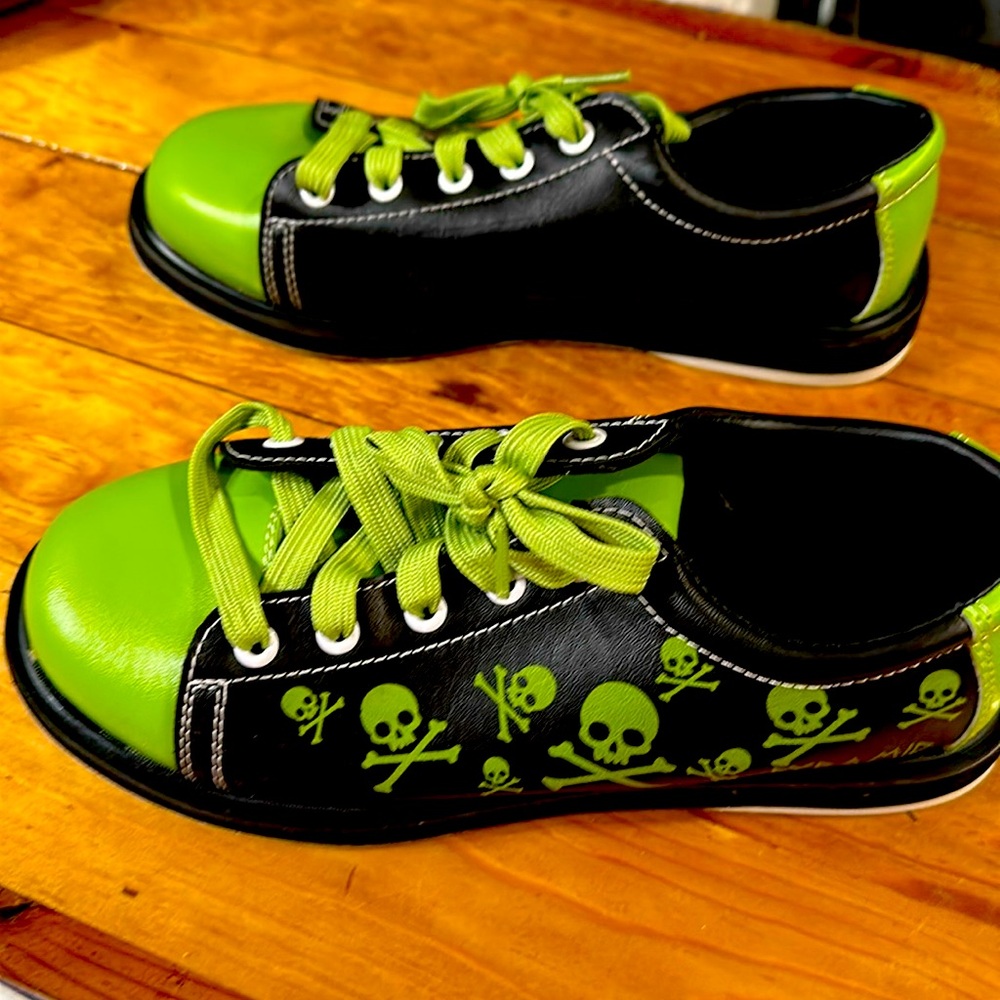 Bowling shoes